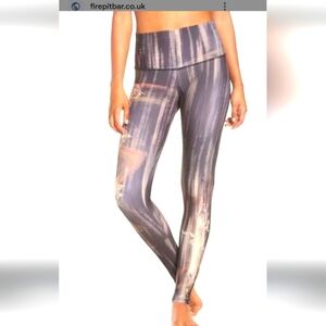 Onzie leggings High Waisted Black & brown Indian traditional designs xs